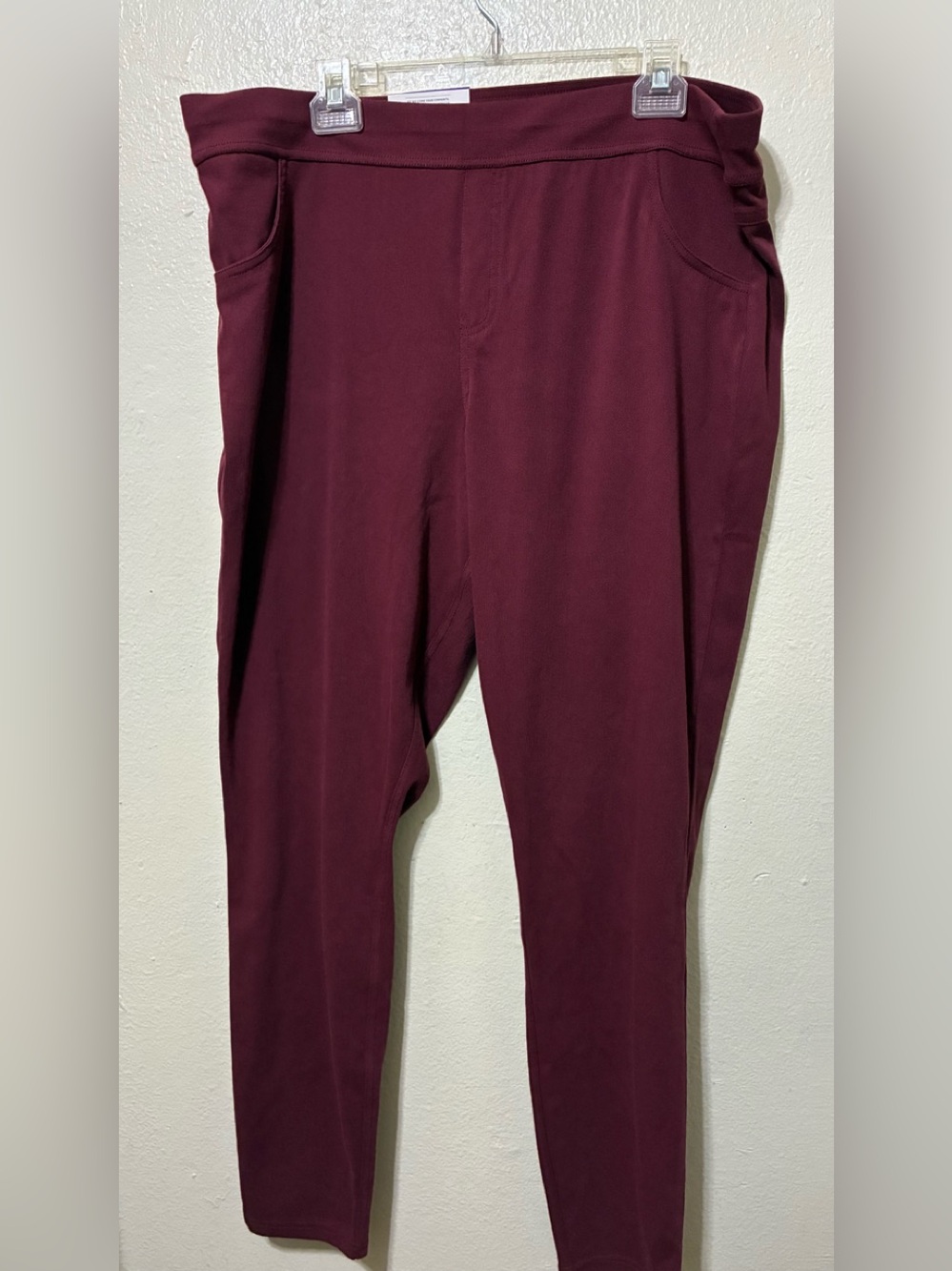 Women’s Hue Yoga Pants - Burgundy